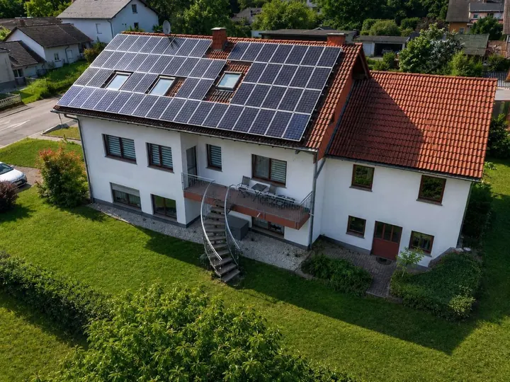 Innenraum des Hauses im 360°-Rundgang